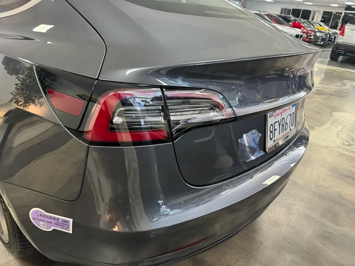 GRAY, 2018 TESLA MODEL 3 Image 14