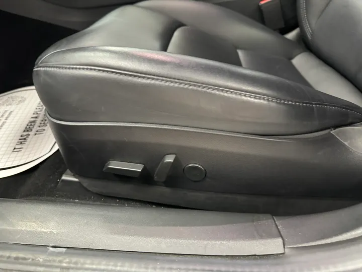 GRAY, 2018 TESLA MODEL 3 Image 15