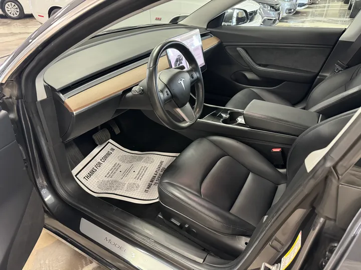 GRAY, 2018 TESLA MODEL 3 Image 17