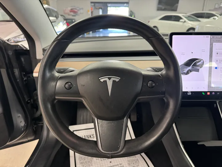 GRAY, 2018 TESLA MODEL 3 Image 20