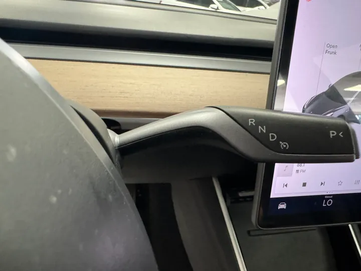 GRAY, 2018 TESLA MODEL 3 Image 22