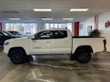 WHITE, 2022 TOYOTA TACOMA Thumnail Image 6