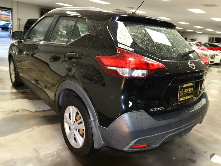 BLACK, 2019 NISSAN KICKS Image 7