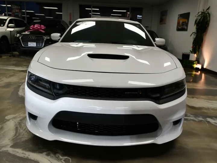 WHITE, 2019 DODGE CHARGER Image 2