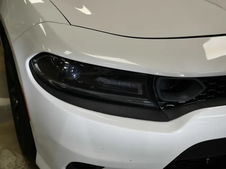 WHITE, 2019 DODGE CHARGER Image 3