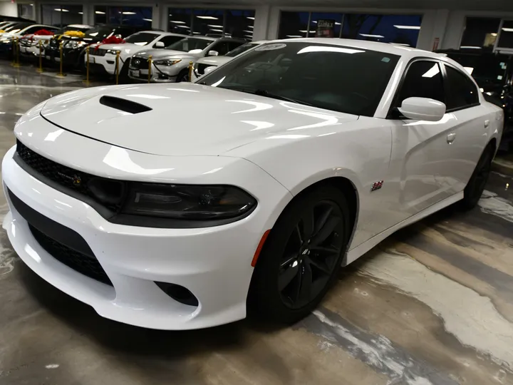 WHITE, 2019 DODGE CHARGER Image 5