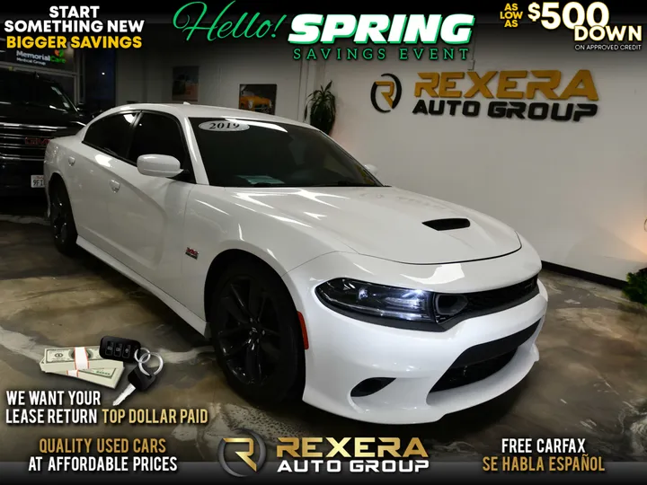 WHITE, 2019 DODGE CHARGER Image 1