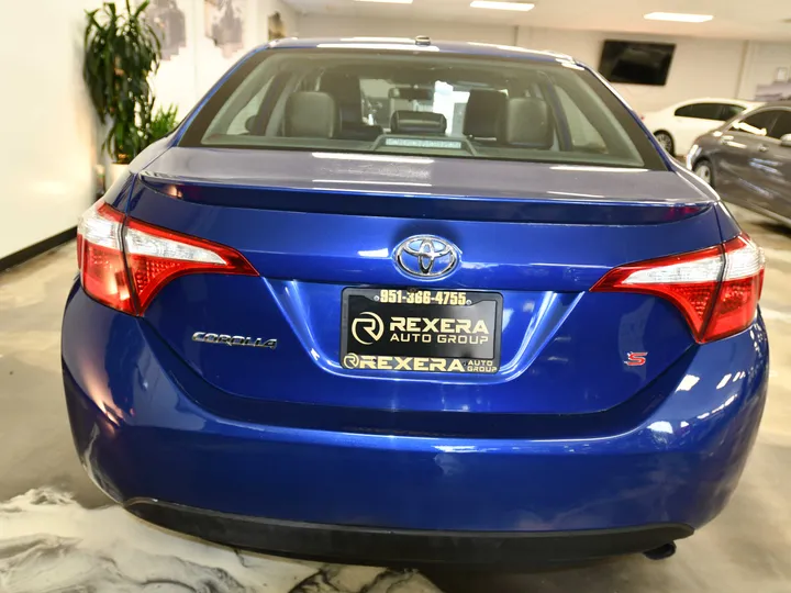 BLUE, 2015 TOYOTA COROLLA Image 9