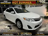 WHITE, 2014 TOYOTA CAMRY Thumnail Image 1