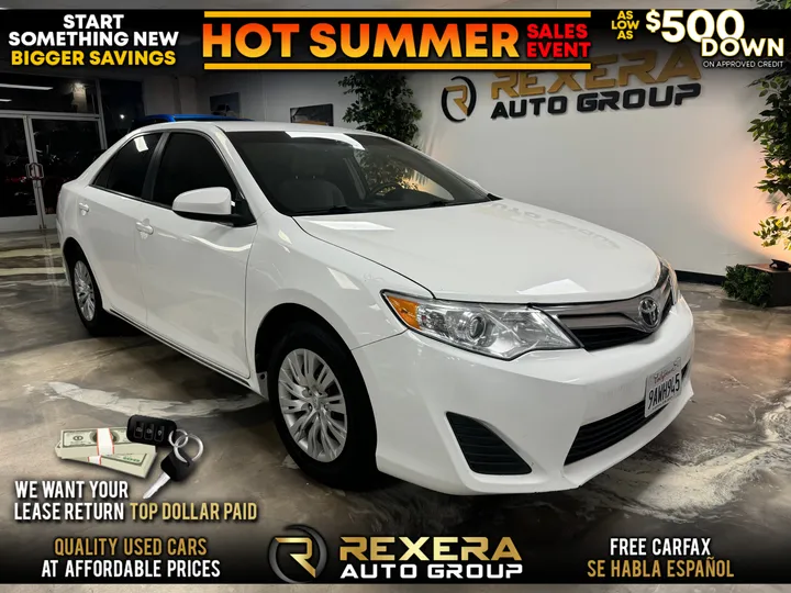 WHITE, 2014 TOYOTA CAMRY Image 1