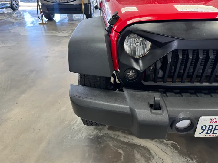 RED, 2017 JEEP WRANGLER UNLIMITED Image 6