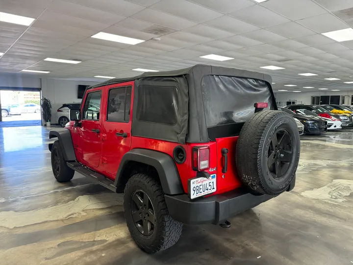 RED, 2017 JEEP WRANGLER UNLIMITED Image 10