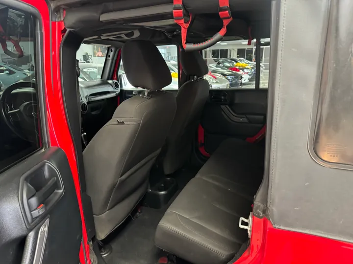 RED, 2017 JEEP WRANGLER UNLIMITED Image 30