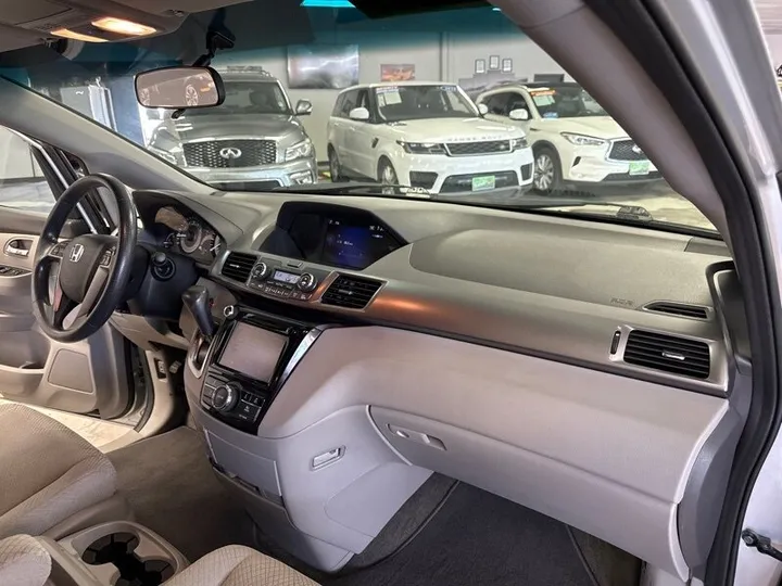 SILVER, 2015 HONDA ODYSSEY Image 35