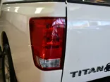 WHITE, 2012 NISSAN TITAN CREW CAB Thumnail Image 10