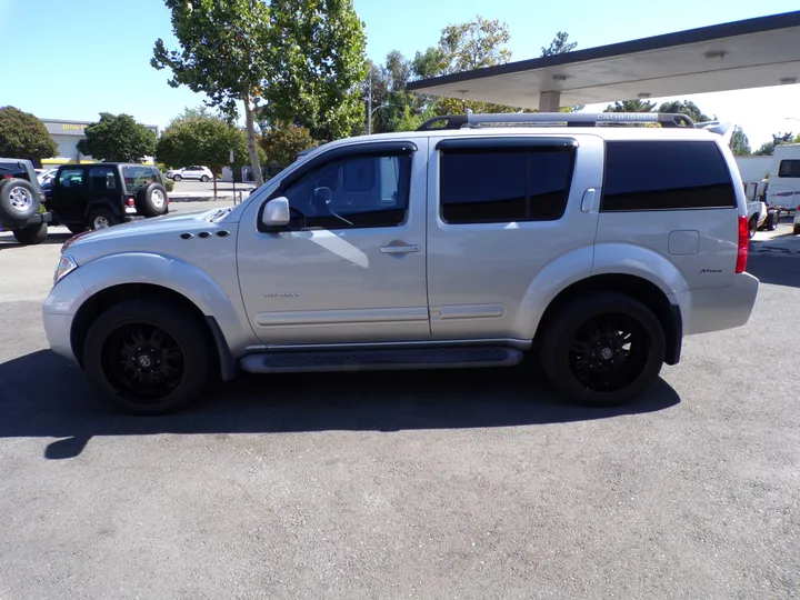 2005 NISSAN PATHFINDER Image 9