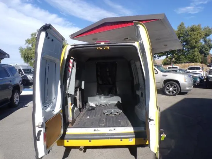 YELLOW, 2013 FORD TRANSIT CONNECT Image 11