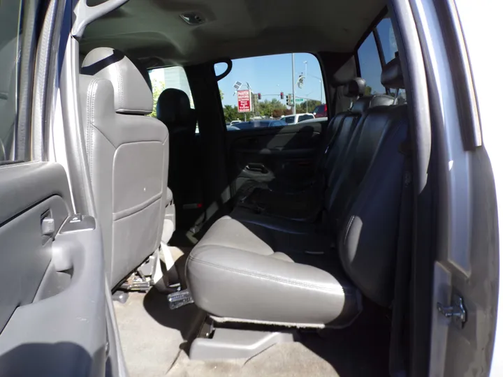 BEIGE, 2005 CHEVROLET SILVERADO 1500 CREW CAB Image 12