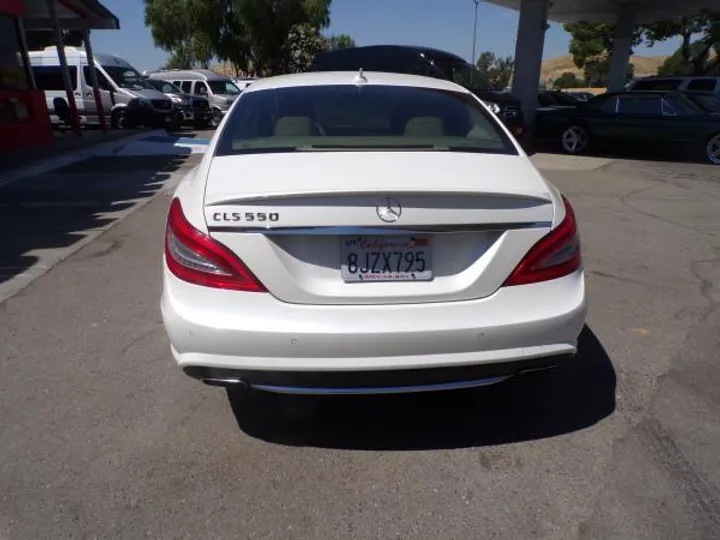 WHITE, 2013 MERCEDES-BENZ CLS-CLASS Image 4