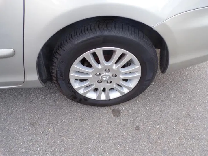 SILVER, 2008 TOYOTA SIENNA Image 7