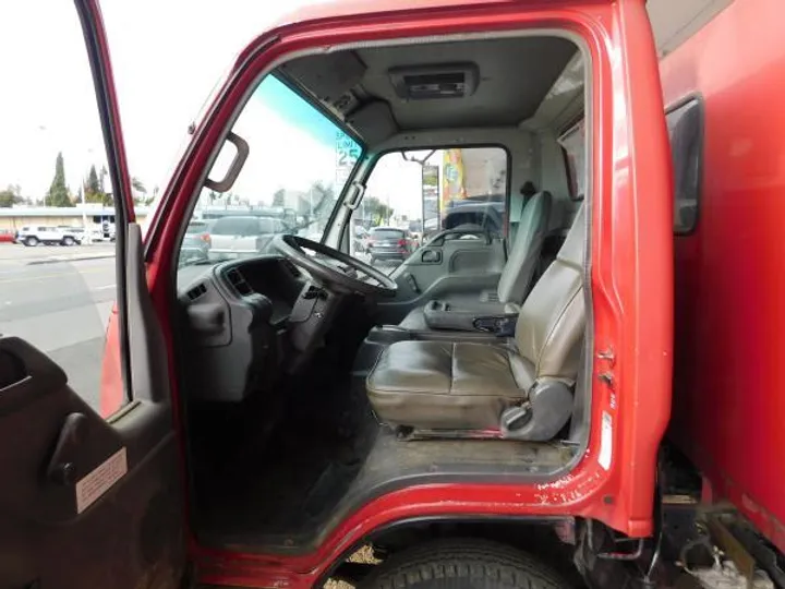 RED, 2000 ISUZU NPR-HD Image 13