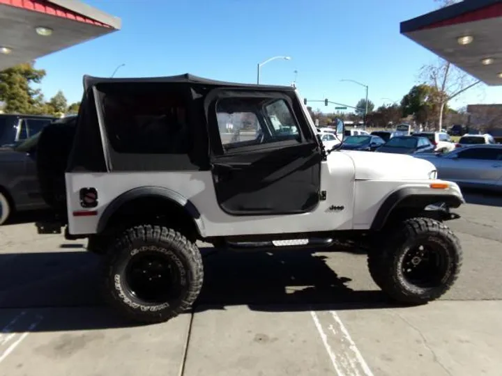 WHITE, 1985 JEEP CJ7 Image 7