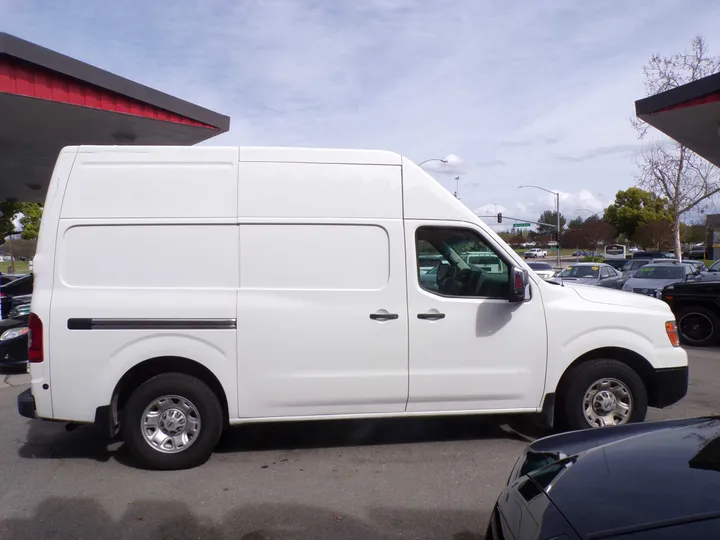 2021 NISSAN NV2500 HD CARGO Image 5