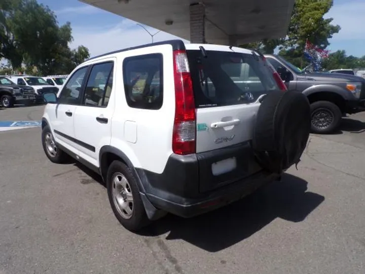 WHITE, 2006 HONDA CR-V Image 6