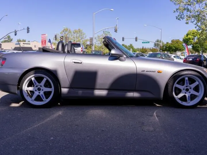 GRAY, 2004 HONDA S2000 Image 7