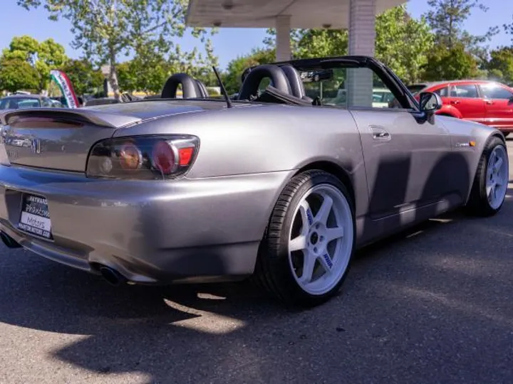 GRAY, 2004 HONDA S2000 Image 6