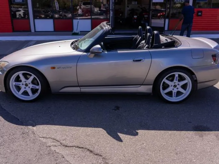 GRAY, 2004 HONDA S2000 Image 3