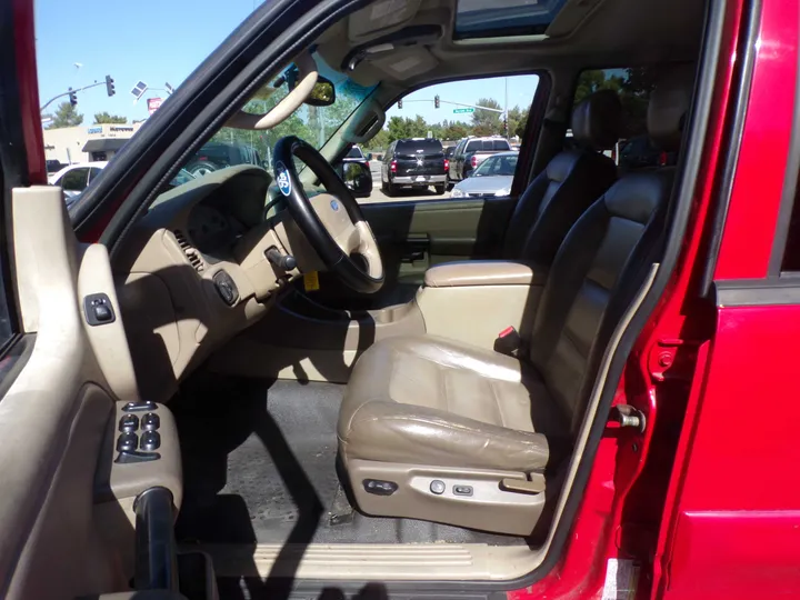 RED, 2005 FORD EXPLORER SPORT TRAC Image 10