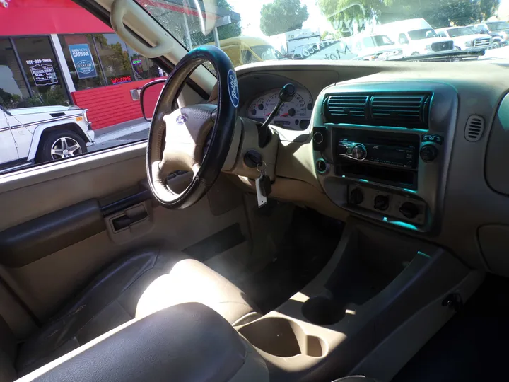 RED, 2005 FORD EXPLORER SPORT TRAC Image 18