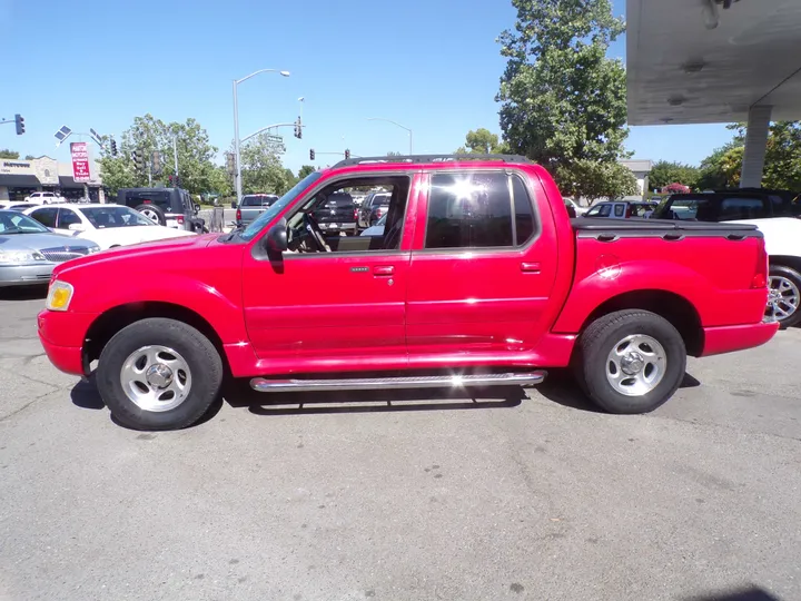 RED, 2005 FORD EXPLORER SPORT TRAC Image 1