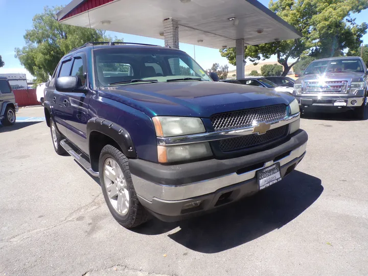 2005 CHEVROLET AVALANCHE 1500 Image 3