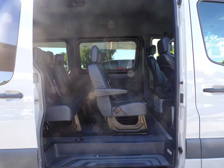 2022 MERCEDES-BENZ SPRINTER 1500 PASSENGER Image 11