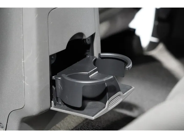 SILVER, 2017 NISSAN FRONTIER CREW CAB Image 19