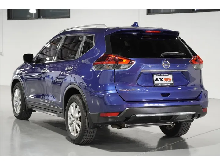 BLUE, 2018 NISSAN ROGUE Image 3