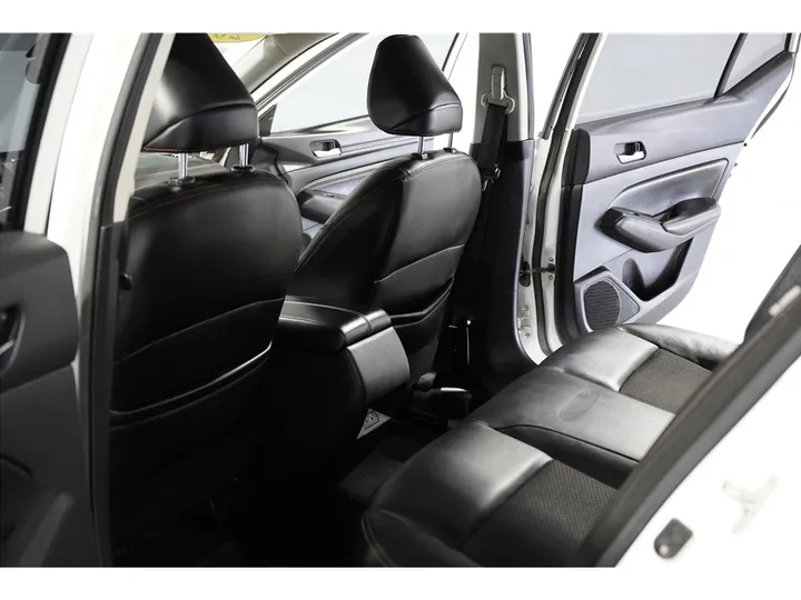 WHITE, 2021 NISSAN ALTIMA Image 16