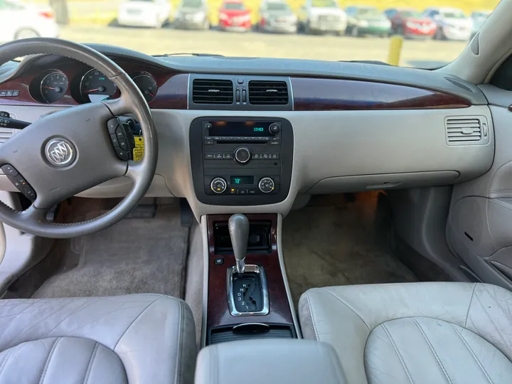 RED, 2006 BUICK LUCERNE Image 15