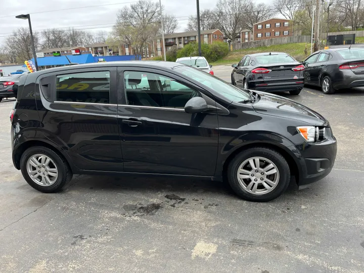 BLACK, 2013 CHEVROLET SONIC Image 3