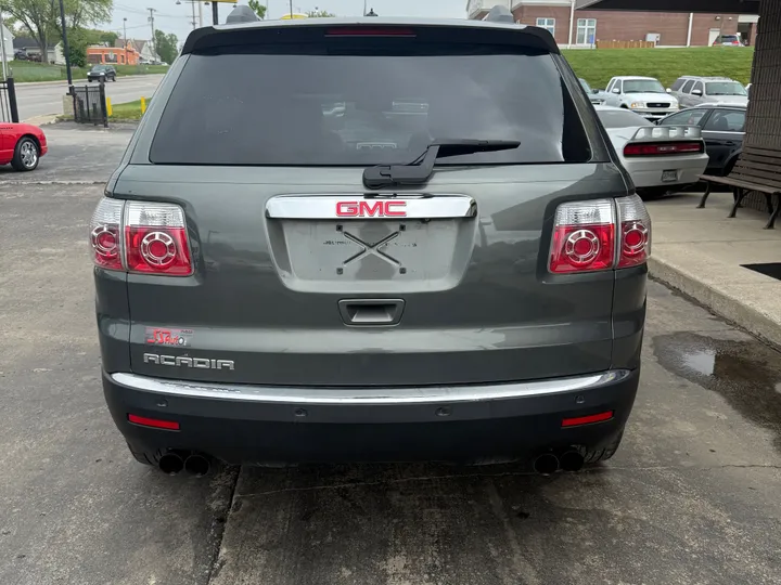 GREEN, 2011 GMC ACADIA Image 4