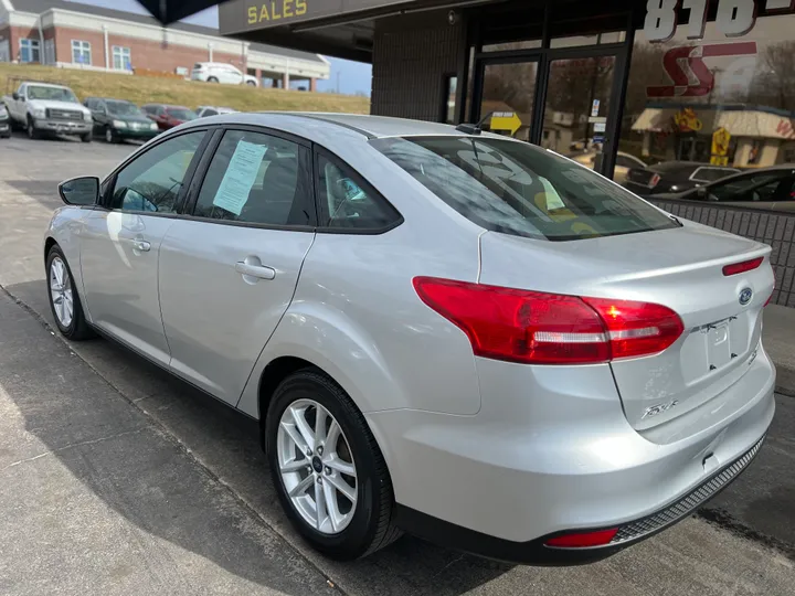 SILVER, 2016 FORD FOCUS Image 3