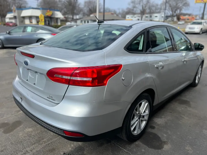 SILVER, 2016 FORD FOCUS Image 5