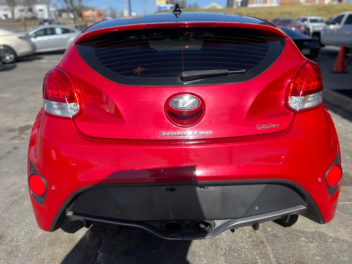 RED, 2016 HYUNDAI VELOSTER Image 4