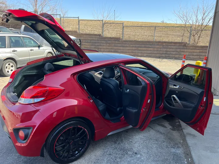 RED, 2016 HYUNDAI VELOSTER Image 25