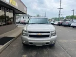 SILVER, 2009 CHEVROLET SUBURBAN 1500 Thumnail Image 4