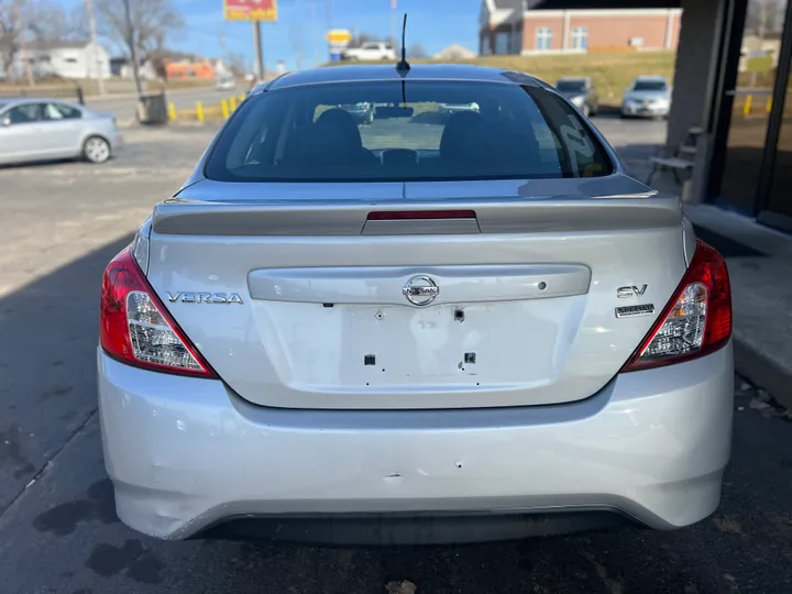 SILVER, 2019 NISSAN VERSA Image 4