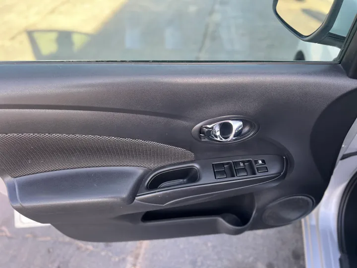 SILVER, 2019 NISSAN VERSA Image 29