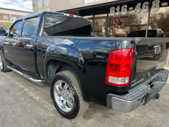 BLACK, 2011 GMC SIERRA 1500 CREW CAB Image 3